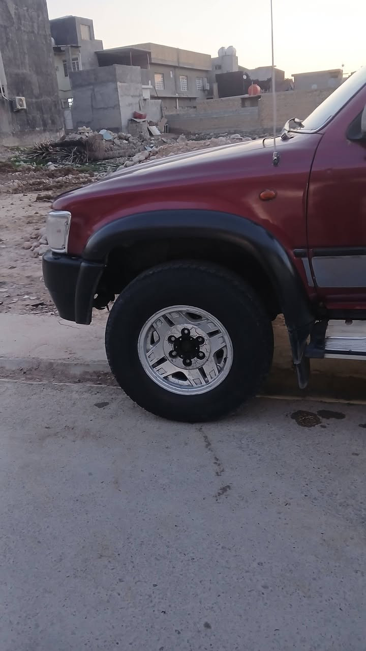 السلام عليكم  سيارة فورنر لبيع 
موديل 1996
مكينة بطة 2500
جام كلة شغال 
شاشة 
باتري جديد
هزة  جديدة 
العنوان ديالى بعقوبة
السعر 50 وبيها مجال
الرقم. ***********
