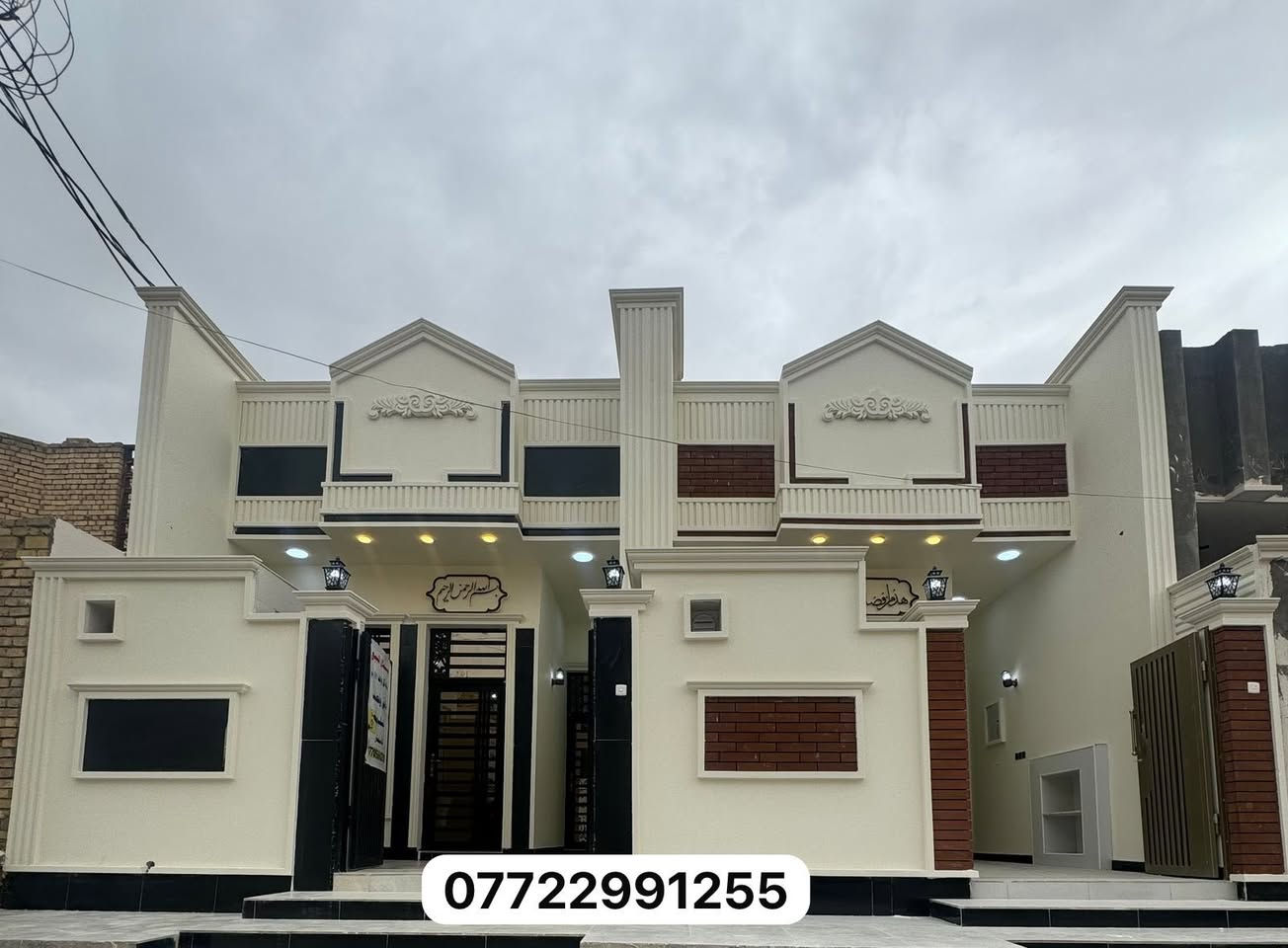 اللهم صل على محمد وال محمد وعجل فرجهم
السلام عليكم اخوان مشتملان للبيع مساحة كل واحد منهما 100 متر طابق ونص يحتوي كل واحد منهما  عله غرفتين نوم وصالة عدد2 واستقبال ومطبخ وصحيات داخليه وخارجيه بناء حديث 2026 وعمل درجه أولى مع ضمان جودة العمل العنوان حي الغدير قرب فلكة القاضي للاستفسار الاتصال على الرقم 
***********
