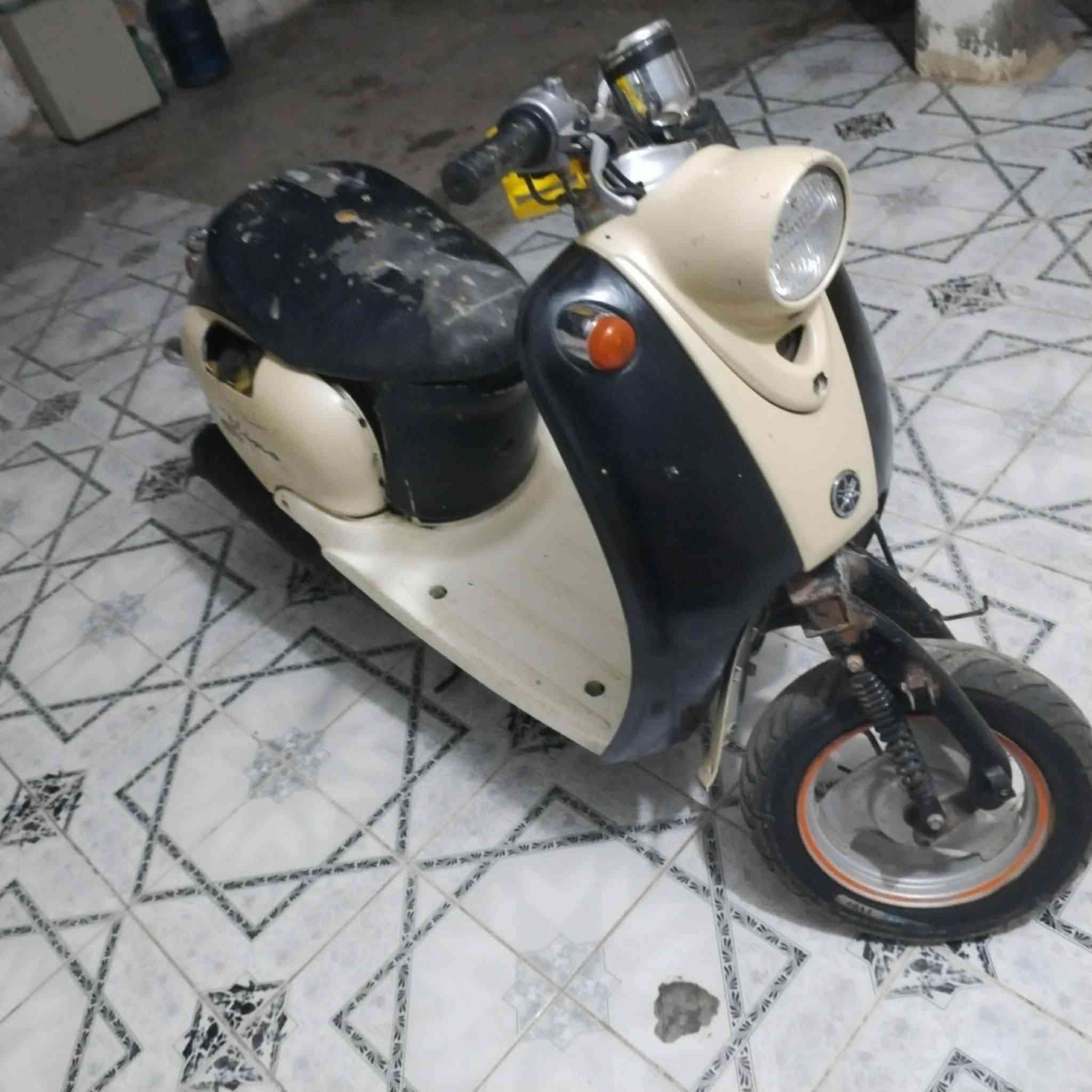 السلام عليكم للبيع مصريه نثيه شغاله كابريتر اصليه مال تفصيخ صلنصه جديده عداد كيلو متر شغال شرط هندر واحد السلف عاطل لايت عالي ناصي بك لايت اشاير كهربائياتهه كلهه شغاله السعر 170 وبيهه مجال مكاني كوت داموك اليحب يتواصل وياي يراسلني وبالخدمه


**إذا كنت صاحب هذا الإعلان وتريد حذفه لأي سبب، رجاءا أرسل رسالة إلى الدعم الفني**