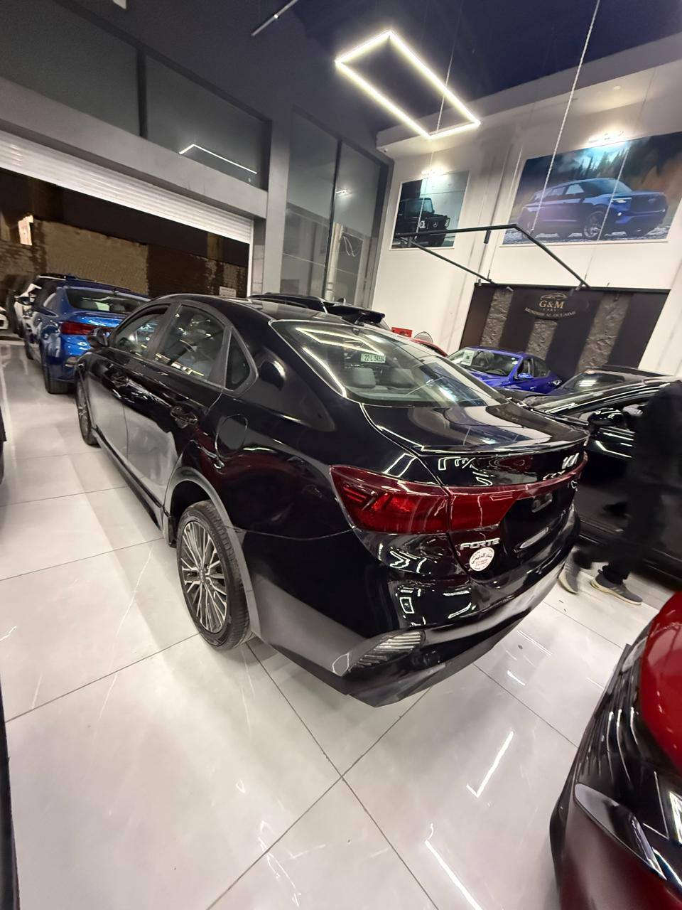 السلام عليكم 
للبيع كيا فورتي جيتيلاين اسود 2023 
محرك 20 دوش
ماشي 53الف ميل 
سياره جملغ الخلفي سبغ وحافة الباب بدون دواخل و بدون ارباك شرط
بچم كبس بشرط 
صوره موجوده داخل منشور 
سياره بدون تبديل و كلير أمريكي شرط 
سياره بدون شخوط و رصعات و بقصات 
سياره بدون رقم ترقيم شمالي فقط 
تكلفة رقم 11 ورقه 
ملاحظة صوار حادث موجوده في المنشور 

السعر 140 ورقه ومجال 
اي استفسار عن سيارة خاص مفتوح 
اخوكم شلال كوردى 
*********** واتساب فقط
عنوان أربيل معارض السيارات أربيل, العراق
