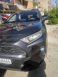 راف فور 2020 XLE PREMIUM  اللون  فيلي اطارات  235/55/19 فتحة سقف ثلاث ...