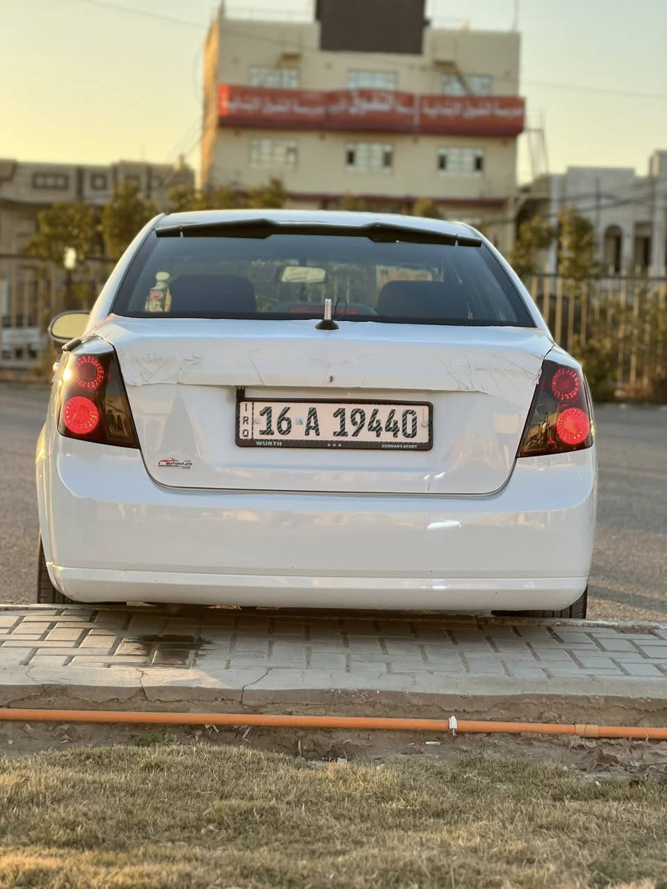 السلام عليكم
🚗 للبيع شفروليت أوبترا 2010
اللون: أبيض
الرقم: قادسية – إنكليزي
الملكية: السيارة باسمي
المخالفات: لا توجد غرامات

🔧 الحالة الميكانيكية
 • كارت بلدوسة جهة العبري + تكحيل بلدعاميات
 • كير جديد فلين
      •         مكينه 1600
 • مكينة كفالة (فقط كازكيت مبدله)
 • حدادية أمامية وخلفية جديدة فلين وأصلية
 • السيارة حدادية كاملة جديدة

🛞 الإضافات والتجهيزات
 • تخم تاير جديد
 • بطارية جديدة
 • سبير كامل + جك
 • تبريد ثلج ❄️
 • منظومة زينون كاملة + بلاجكتورات زينون
 • منظومة صوت كاملة (سستم + دمام + سماعات)
 • شاشة كبيرة أصلية + كاميرا
 • تخم بردات

🛋️ الدواخل
 • كشنات جلد
 • كاع السيارة جلد
 • الجنطة فراش جلد
 • الدواخل نظيفة جداً وجديدة

✨ الحالة العامة
السيارة نظيفة جداً بمعنى الكلمة، جاهزة للاستخدام،مال جناي ومتعوب عليها عليها مثل ما موضح بالصور.مابيها نقص برغي

💰 السعر: 93$
📍 الموقع: الديوانية
📌 السعر قابل للتفاوض

📩 الاستفسار خاص
📞 أو الاتصال على الرقم: ***********
📲 واتساب متوفر
