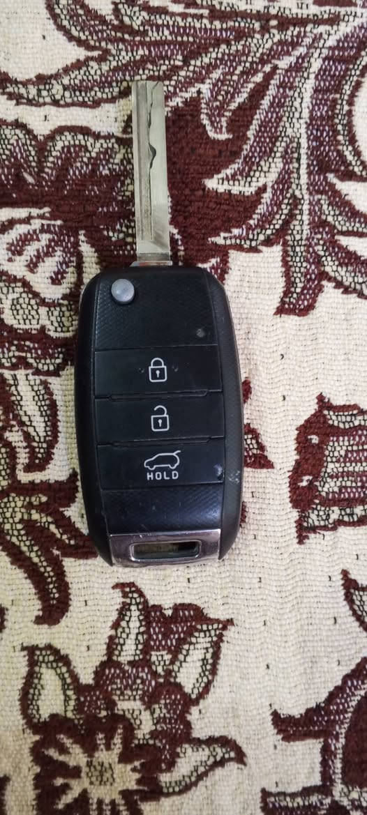 سويج سورنتو اصلي يرهم على موديل 15الى 17السعر 50وبي مجال ***********
