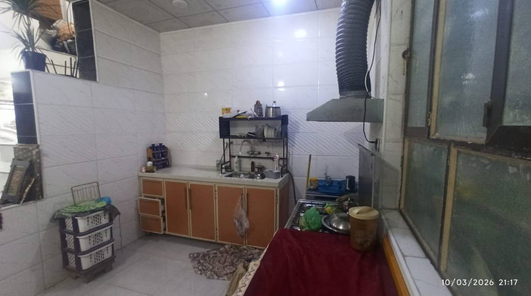 سلام عليكم بيت للبيع زراعي مقابل قريه ملحق الغديرعامود 327جهه ياحسين  سند 25 قابل للتطويب  مساحه 140 سعر ب60وبببي مجال  .......  
البناء غرفتين قياس 3*4وصاله 4*6 واستقبال 4*6ومطبخ وتخاريج داخليه وخارجيه السقوف كلها ثانويه الغرف مربعات والصاله والاستقبال اشرطه شغل درجه اولى قريب سوك والمدارس جهه المواكب المنطقة زين وجيران خوش جيران اي ستفسار!سبب البيع يريدون مكان أكبر...
***********
