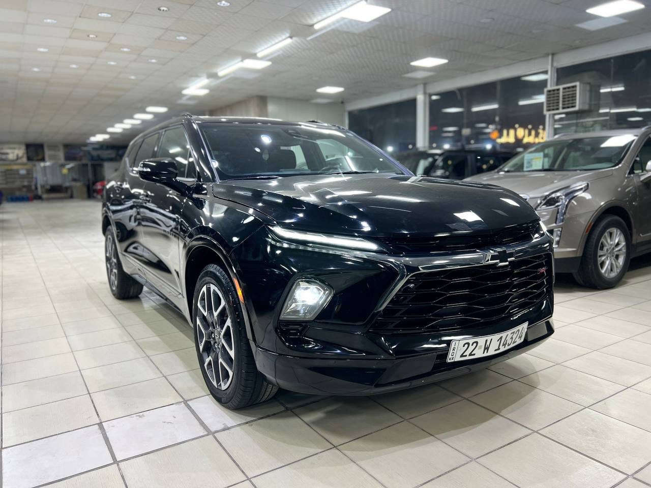 السلام عليكم ورحمة الله وبركاته.
#معرض_ابن_شعبان_لتجارة_السيارات. 
______________________________
✅اسم السيارة : شوفرليت بلايزر 
✅الموديل :  2023
✅الفئة : RS
✅رقم السيارة : اربيل وكالة اونقل ملكية حسب الرغبة
✅السعر : 199  ورقة
✅الضرر : البنيد + بارد طرف الجاملغ الامامي الايسر
✅الايرباك : ضرر ايرباك الدركة
✅عداد المسافة : 24 الف ميل 
______________________________
🔻1-حجم المحرك  6 سلندر 3600 
🔻2-ويل كب حجم 20 مع طقم تايرة 🔻بحالة ممتازة
🔻3-بصمة ابواب و بصمة تشغيل و 🔻تشغيل عن بعد 
🔻4-  نظام صوت BOSE
🔻5-لايتات زينون اصل 
🔻6-كامرة محيطية دوارة
🔻7-رادار جانبي 
🔻8-اشارات بالمرايا الجانبية
🔻9-قبق جنطة كهرباء 
🔻10-حساسات خلفية اصل 
🔻11-فتحة سقف بانوراما 
🔻12-غرفة السيارة جلد اسود اصل 
🔻13-تحكم كهربائي متكامل لمقاعد 🔻المقدمة
🔻14-المقاعد الامامية تدفئة فقط 
🔻15-تحكم ستيرن جهتين متكامل
🔻16-شاشة كبيرة الحجم للتحكم بكافة 🔻الايعازات
🔻17-كامرة خلفية  
🔻18-شاحن وايرليس لاسلكي 
🔻19-تحديد مسار

✅السعر المطلوب   199 ورقة ✅
 _________________________________

‏*********** ‏ 📞المبيعات. 
***********٣📞الادوات. 

🔴العنوان:النجف الاشرف-
🔴المدينة المائية-
🔴مقابيل حي الجامعة-
🔴مجاور كافية الزاويه-
