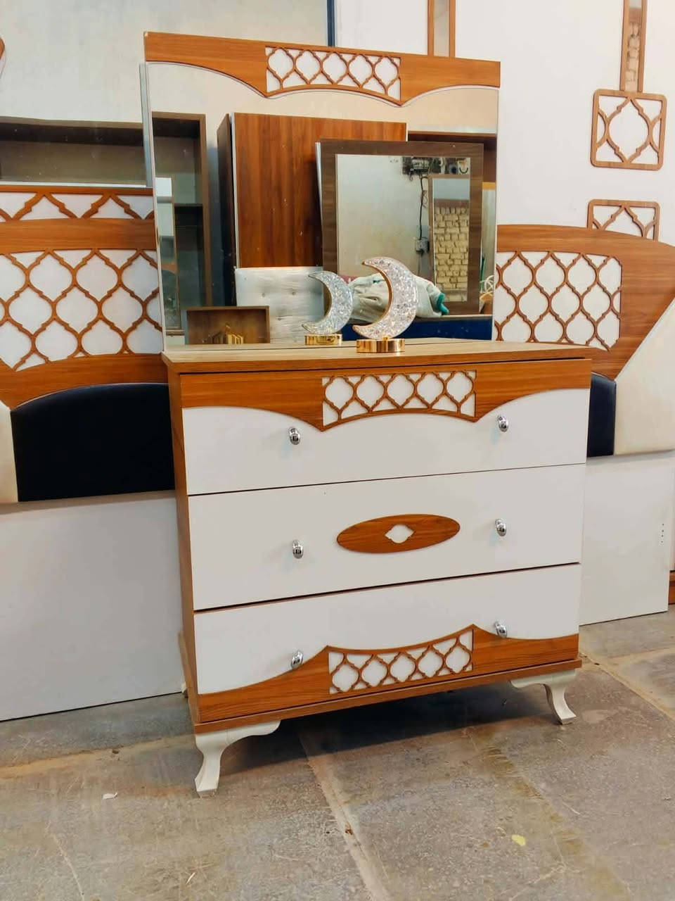 مع الشد ونقل 400 للحجز  ***********9
