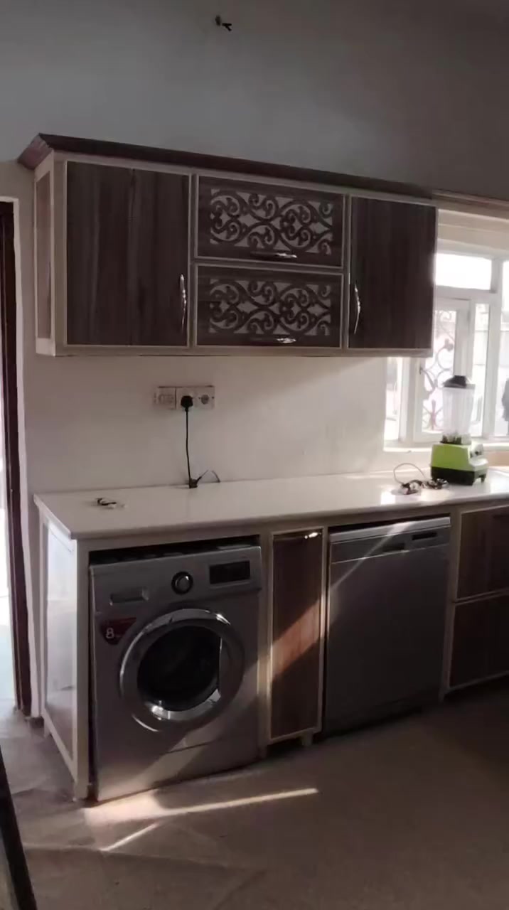 سلام عليكم متاح كونتر الألمنيوم 5 قطع سنك مرمر نظيف اي عيب ما بي مكان غساله مواعين وملابس مع مرشحه السعر 325 وبي مجال الشراي يخابر *********** واتساب أو يدخل خاص ❤️
