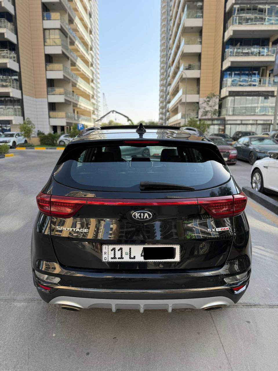 (( بلااااش بيع مستعجل 165 ورقه )) 
سبورتج Sx 2022 الوحيده بهاي المواصفات اعلى من Gt
استيراد كندي مكينه 2000 
السياره فول الفول بانوراما كراسي اثنين كهرباء صندوك كهرباء جلد بصمه تشغيل عن بعد 
حادث السياره بنيد تبديل 
كير مكينه شواصي مكفوله 
(( كراسي تبريد وتدفئة امامي وخلفي )) 
ماشيه 70 الف تخم تاير جديد ونظيفه السياره باسمي رقمها بغداد عنوان بوابه العراق المنصور 
*********** بغداد, العراق
