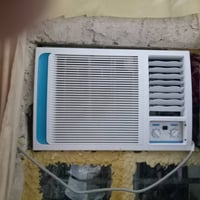 مكيف هوائي • شاشة بلازما ٣٢ • ال جي