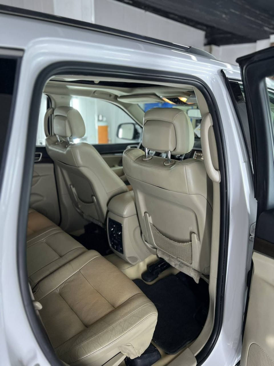 *********** جيب أمريكى كلين تايتل 2017 فول مواصفات ليميتدت ناو زه رد بيلادى دوو سويج بيلاد  مه كينه ى به شه رت نه كرايته وه سه نه وى نويه فه قه ت نيو ده رگاى بؤياخه فه قه ت نيو ده رگا به بئ ژورئ به شه رت ده فته ربه نزينيشى هه يه له كه ليتى سحرى 235 مجال هه موو شتى به شه رته أربيل, العراق
