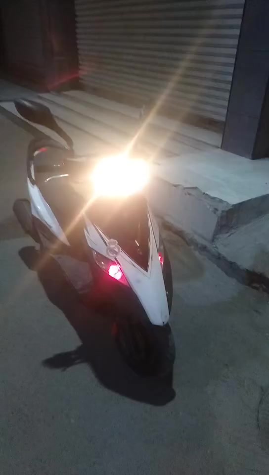 دراجه ثعلب مكينه نشطه كهربائيات كوله شغاله اشاير خير من الله دراجه مناقصهه شي شلعه ومعدل سعر ٧٥٠ متوازي عليهه مكاني بغداد قرب ساحت الخلاني ***********
