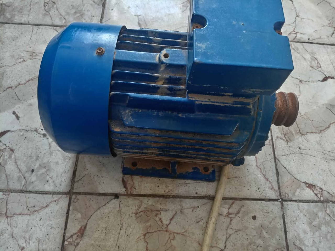 ماطور صناعي،، ثري فيز،، ٥ونص حصان ،، دوره،، ٣٠٠٠،،مستعمل قليل، كربلاء،، *********** كربلاء, العراق
