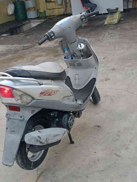 سلام عليكم
دراجه منغولي للبيع 

دراجه صارله شهرين نازله رمبه 

دراجه لايت بكلايت اشاير يمنى يسره 

مكينه خرسه تجي وتشوف ختم واحد وي المكينه 

دراجه شلعه ومعدل مكينه تشك الكاع تجي وتشوف بعينك 

دراجه ما مفتوحه كفاله عامه 

السعر 750 وبيه مجال رقمي واتساب فقط ***********
