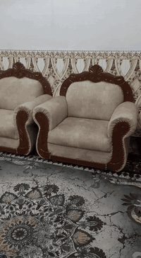 للبيع: تخم قنفات (7 قطع) نظيف جداًالتخم يتكون من 7 قطع ضخمة (2 قنفات كبار + 5 مقاعد صغار)شبه مستخدم نظيف جداً (مثل الجديد).
السعر: (مليون و100) وبي مجال بسيط للشراي الجاد.
للتواصل: يرجى المراسلة على الخاص (Messenger) أو الاتصال على الرقم: (***********)
