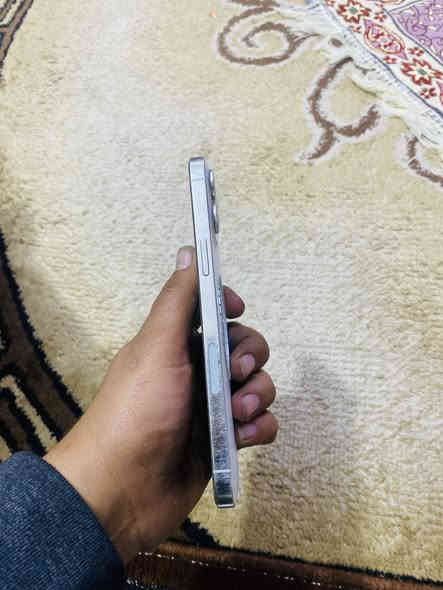 سلام عليكم تلفون البيع ايفون ١٢ برو ماكس ذاكره ٢٥٦بطاريه ٧٣ تلفون نظيف مابدل بيه ايي شي جهاز بلادي السعر ٥٠٠ الف والستفسار اتصال ع رقم *********** .
