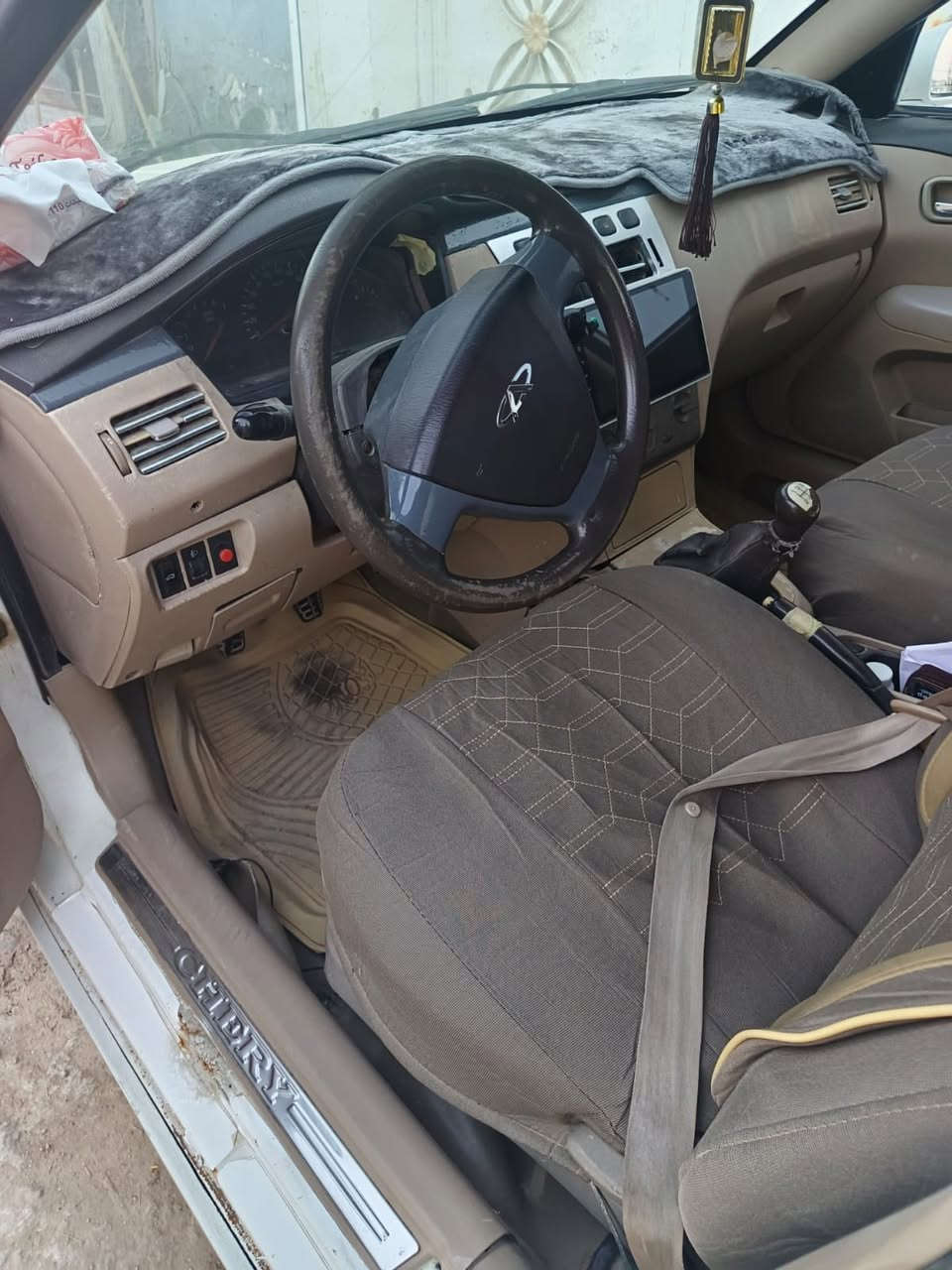 السلام عليكم للبيع a5 جاهزه من كلشي تخم تاير باتري جديد مكينه تبريد حداديه ما ناقصه شي رقم انكليزي الجديد بسمي مكاني الديوانيه 
السعر 35 
***********
