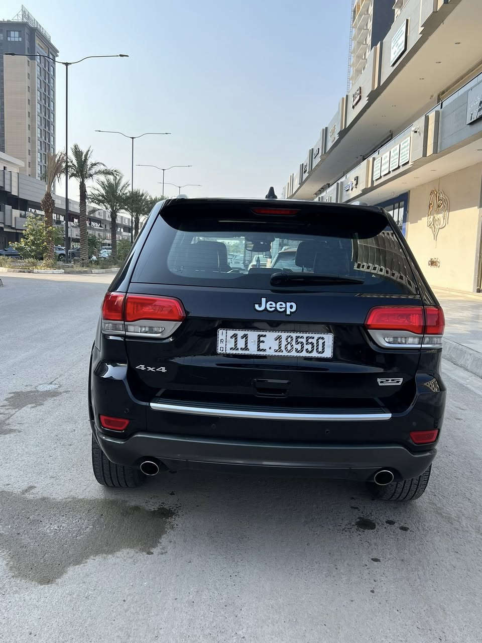 السلام عليكم جيب شيروكي موديل 18وارد امريكي فول 1/1اعلى مواصفات مكينه 3600 كفاله مكينه كير تخم تاير باتري جديد 3قطع صبغ  بدون تبديل وطارف جاملغ كلير بغداد باسمي تحويل مباشر  سعر 196 مكاني بغداد حي الجهاد ***********
