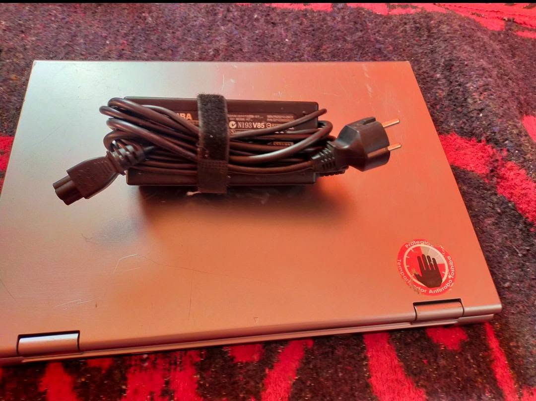 PC TOSHIBA intel 
2ginirasoun 
 stockag 320 GB
 RAM 2GB 
Windows 10
Batterie 🔋0
Fih lkoum 
 Koulchi khdam fih mzyan
M3ah chargeur
باقي جديد ديال الخريج 
فيه الكوم يخدم البحارة 
خفيف فلخدمة ديالو 
البيع تمان 800 درهم
كندير التوصيل اي مدينة   
الي شاري معقول يتواصل معي
هاتف 0601432363


**إذا كنت صاحب هذا الإعلان وتريد حذفه لأي سبب، رجاءا أرسل رسالة إلى الدعم الفني**