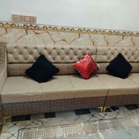 ديوان • ٩ مقعد • استخدام قليل