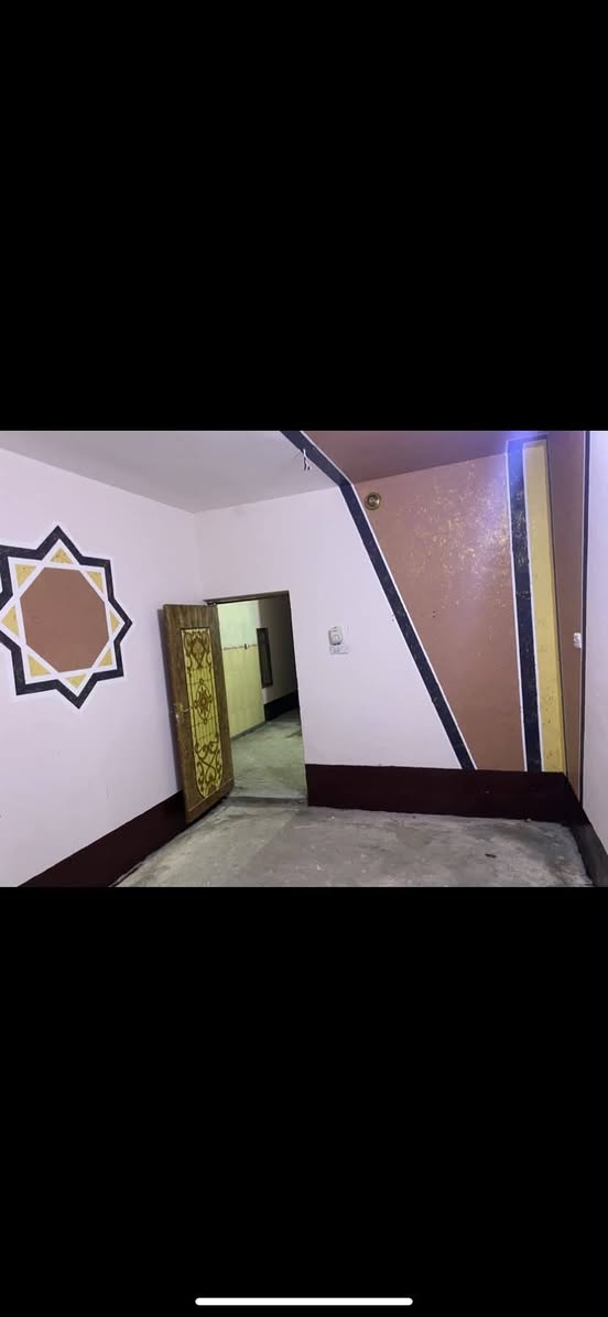 السلام عليكم 
للأيجار بيت 100م طابق ثاني الدورة زراعية قاعة العبيدي المربع الاول
للاستفسار ***********
