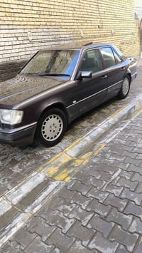 الـسلام عليكم سياره مارسيدس دبُ   موديل92  السنويه اسود غير محدد  گير ...