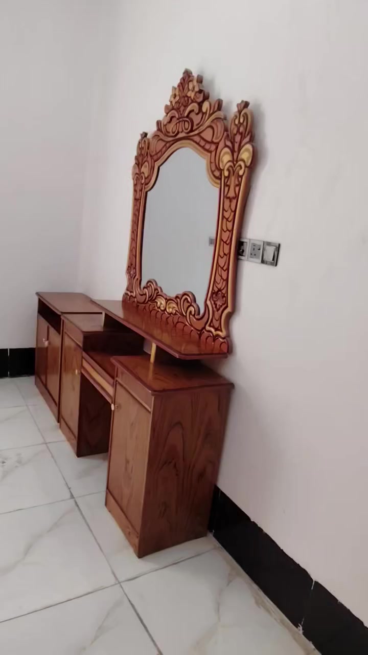 السلام عليكم غرفه للبيع مستعمله شي قليل  مرتبه تجي وتشوف مابيه اي نقص مكاني الرمادي البو  فراج السعر 650 بيه مجال *********** خابرني ودلل بيه واتساب
