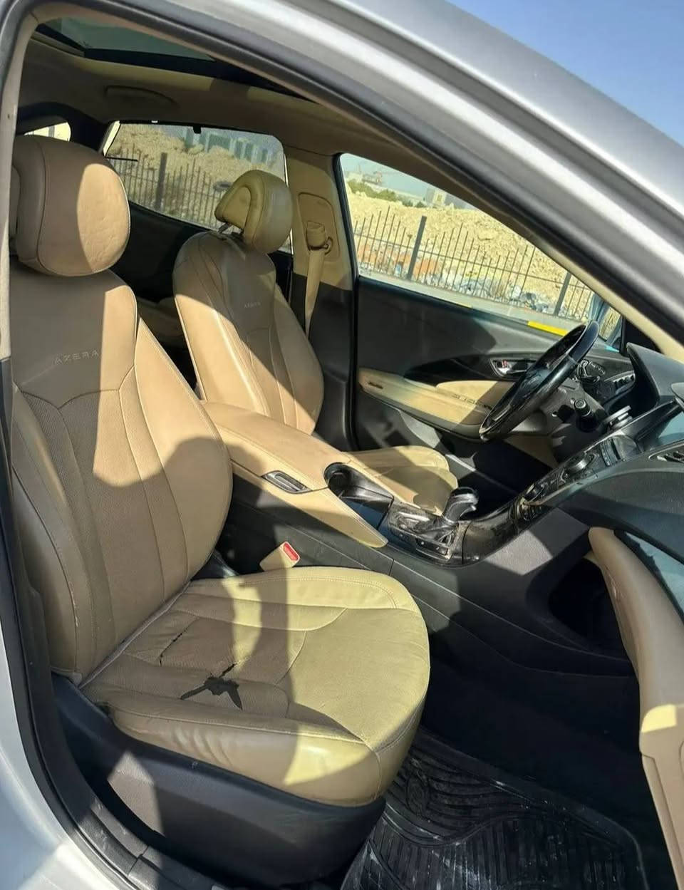 🚗 للبيع هيونداي ازيرا

🔹 الموديل: 2014
🔹 العداد: 274,500 كم
🔹 المحرك: 6 سلندر
🔹 الكير: أوتوماتيك (شرط مكينة وكير)

المواصفات:
✔ سقف بانوراما
✔ مراتب جلد
✔ تحكم كهربائي للمقاعد الأمامية
✔ ميموري مقعد السائق
✔ مثبت سرعة + تحكم دركسون
✔ شاشة نافيكيشن مع كاميرا خلفية
✔ تشغيل بصمة + بصمة أبواب
✔ تدفئة وتبريد مقاعد أمامية
✔ هاند بريك كهربائي
✔ ستارة خلفية كهرباء
✔ ستائر جانبية
✔ نظام صوت إنفينيتي
✔ حساسات أمامية وخلفية
✔ كشافات ضباب
✔ أنوار LED نهارية
✔ جنوط كروم قياس 18
✔ إشارات على المرايا

📌 الملاحظات:
صبغ قطعتين فقط بدون دواخل

📍 الرقم: بغداد (شرط التحويل وكالة)
💰 السعر: 95 ورقة وبيه مجال

📩 للاستفسار اكتب تم ويصلك رقم صاحبها

⭐ ملاحظة: عندك سيارة وتريد تبيعها؟ تواصل خاص
👍 لايك ومتابعة حتى يصلك كل جديد


**إذا كنت صاحب هذا الإعلان وتريد حذفه لأي سبب، رجاءا أرسل رسالة إلى الدعم الفني**