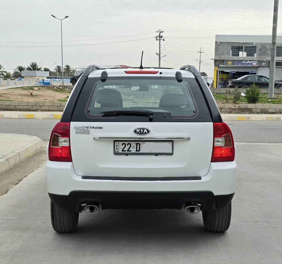 سلام عليكم
كيا سبورتج 2009 خليجي فول مواصفات ✅
سياره استلام من الشركه على ايد واحد و جديده كلش
رقم اربيل الدولي هزه وسنويه لغاية 2030 مجدد
محرك 2000 دووش ماشيه 180 الف حقيقي 
سياره مكفوله بدون ضربة بدون تبديل 
فقط بيهه شبرين كارت بسيط فقط

سياره فول مواصفات 
سقف سلايت + شاشه و كامره خلفيه + داخل عسلي و صاج
ويلكب 5 بلادي + حساسات خلفيه 
تخم تاير جديد - صدر امامي خلفي كله جديد 
وياهه 3 سويجات مال شركه 
سياره مال جناي و جاهزه و بسعر مناسب 124 ورقه 
عنوان ديالى - خانقين
*********** خناقين, ديالى
