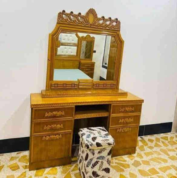 غرف نوم صاج درجة اولى شغل الموصل 
السعر مليون 650
***********
*********** الشريقات
