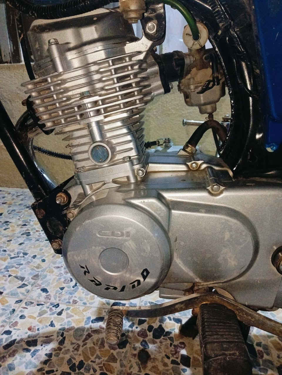 سلام عليكم دراجه للبيع 
1 محرك رابيدو موديل 23 
2 دراجه كلك كلك مكفوله عشاير
3 سعر 500 وبيها مجال حك الجيه 
4 المو شراي لا يراسل شلع


**إذا كنت صاحب هذا الإعلان وتريد حذفه لأي سبب، رجاءا أرسل رسالة إلى الدعم الفني**