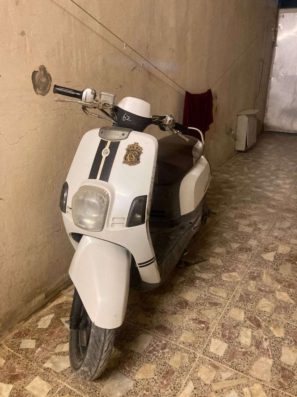 ماكس بوليس للبيع
كله بلادي مببدل شي علا وضع الحاويه+ما مفتوحه
السعر 800وبيها مجال حك الجيه 
***********
