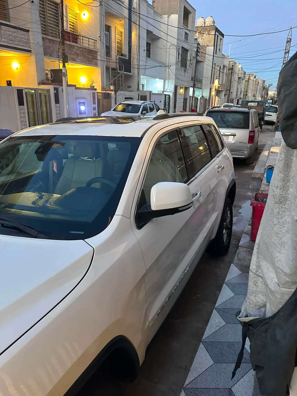 جيب خليجي  موديل ٢٠١٤ لمتد 
سياره جديده او خير من الله 
مابيهه اي صبغ ماشيه ١٣٣ الف كيلو 
رقمهه بغداد 
السعر ٢١٠ 
رقم الهاتف ***********
