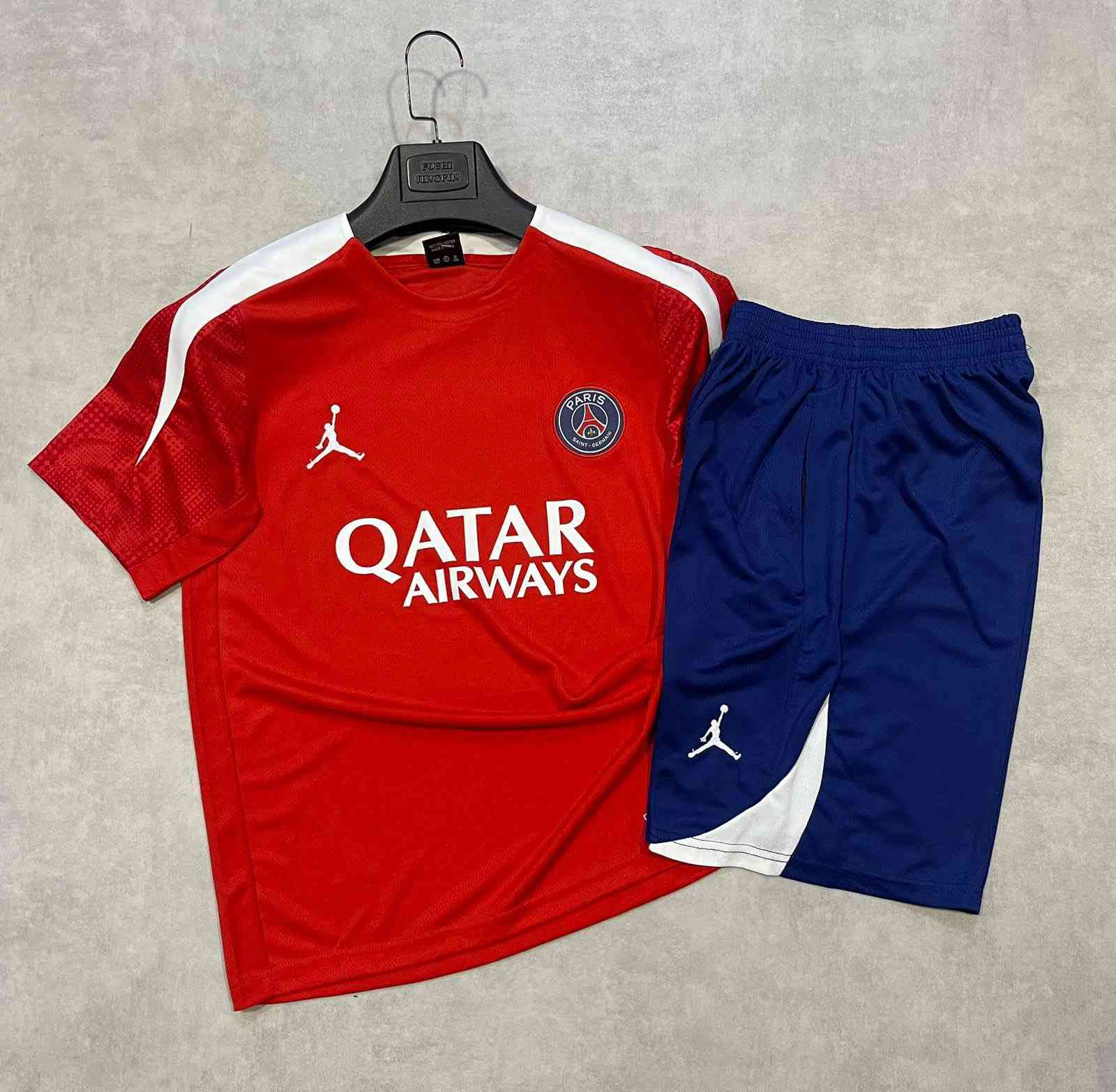 اتراك برموده سحاب خامه اصليه 

قياسات S/M/L/ LX/LXX

توصيل جميع محافظات العراق 
*********** 

سعر القطعه 15 الف
