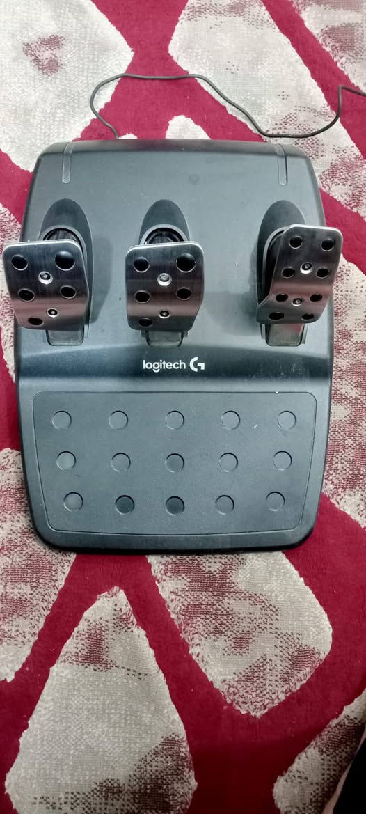 دركسون للبيع نظيف جدا استعمال قليل الكارتونة مضررة شويه يشتغل على ps3_ps4_pc السعر 250 و بي مجال للاستفسار ***********
