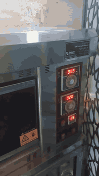 فرن للبيع بيتزا صمون كعك معجنات 
استعماله قليل سعره الفرن معه قاعده ٤٥٠الف 
عنوان بغداد كريعات 
الهاتف ***********
