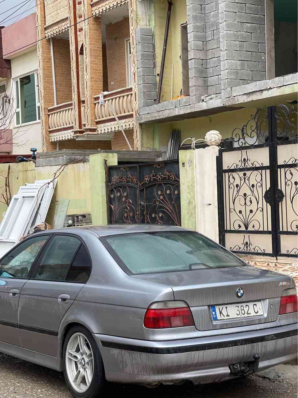 BMW 525 دابل دیجێتەل
1998
منافیست ایبراهیم خلیل خرامە بە شەرت
سەقف و حیزام بە شەرت
گیر مەکینە تەقە و راقە بەشەرت 
بیلەد ٥ پەردە
٥٦وەرقە و مجال
ژ.*********** أربيل, العراق
