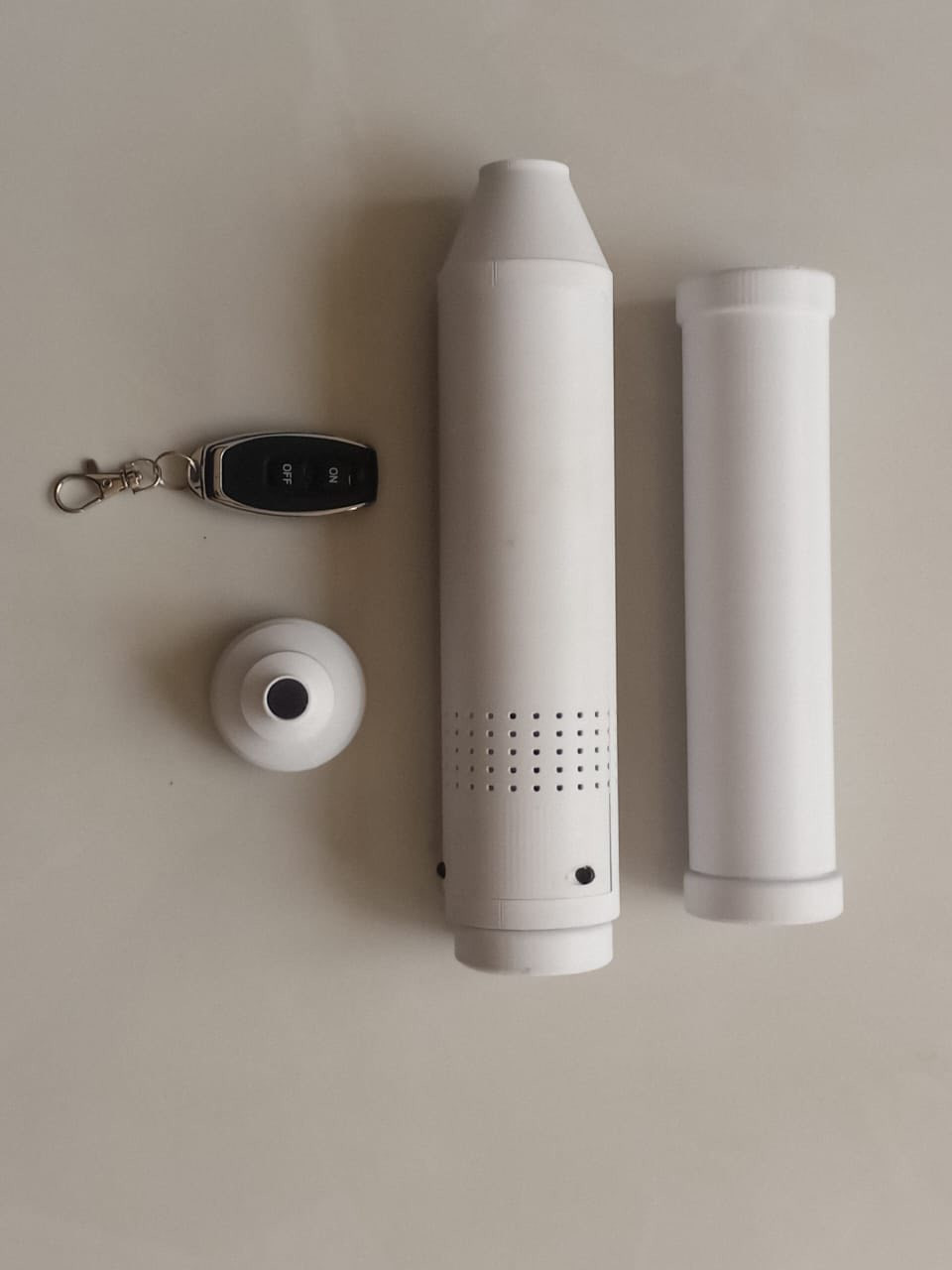 جهاز تلقيح و تعفير النخل عن بعد (يعني بعد ما تصعد النخلة)

طريقة عمله:
١- تخلي المادة بالأنبوب
٢- تثبت الجهاز بالعصا المقدمة
٣- ترفع الجهاز و تضغط على زر "ON" و راح يبدأ الجهاز بنشر المادة على النخلة

للاستفسار الاتصال على الارقام التالية :
***********
***********
