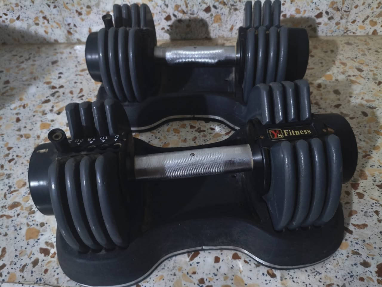 للبيع اثقال حديد اوزان مختلفه وكيس ملاكمه ومقعد تمارين بطن سعرهن خاص


**إذا كنت صاحب هذا الإعلان وتريد حذفه لأي سبب، رجاءا أرسل رسالة إلى الدعم الفني**