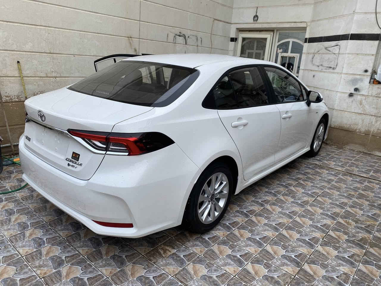 السلام عليكم
كورلا 2025  فول مواصفات فتحة 
مرقم بغداد باسمي مثبت لوحات 
ماشيه 5 الاف السيارة جديدة ومكفولة من الشخط
مكاني الديوانية ام الخيل رايده ب162
***********
