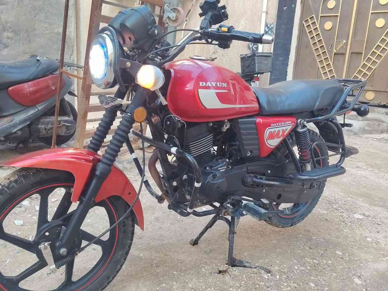 السلام عليكم
دايون نفخ أوراق 2021   (مكتب حسين) 
محرك 150c جاهزه من كلشي
السعر 1500.000 وبيه مجال
المكان كربلاء الروضتين ***********
