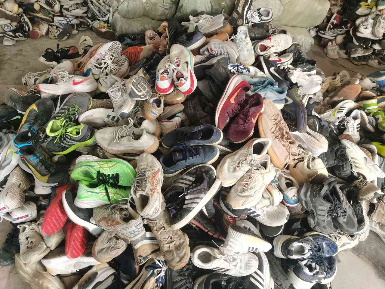 Chinese secondhandshoe factory specialize in providing various brand shoes，Please Contact me for detail 

#Usedbandshoes #usedclothes #usedbales
#Secondhandshoessupplier #Iraq #SouthAfrica #Usedladysandals #Usedtekkies #Usedsneakers #UsedSoccershoes


**إذا كنت صاحب هذا الإعلان وتريد حذفه لأي سبب، رجاءا أرسل رسالة إلى الدعم الفني**