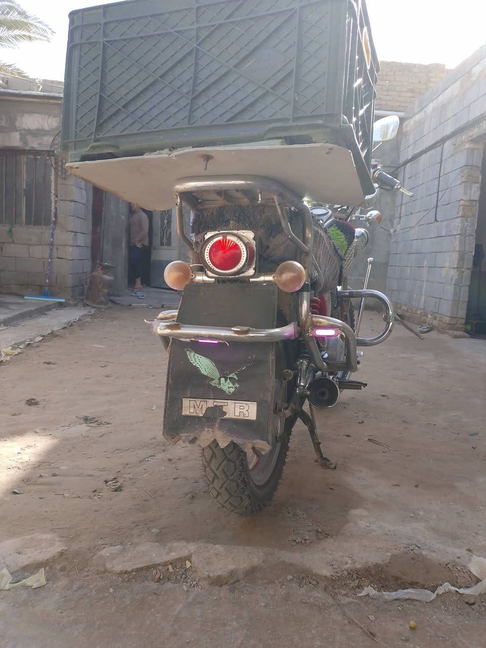 السلام عليكم دراجه جونده للبيع مكينه مجفته مره وحده 
اوراق أصولي موديل 2012 مسجل أو كهربائيات جاهزه من كلش بس شغل أو امشي تأيرات جدد السعر 450او بيها مجال مكان نجف مشخاب رقم الهاتف ***********
