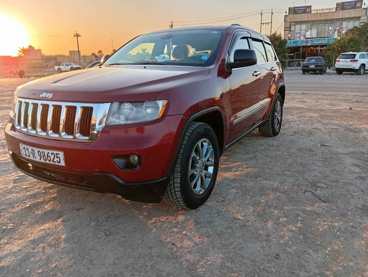 2012فقط للبيع 3قطع صبغ بدون حادث داخلي السعر 155وبيها مجال قليل الطيبين مكان السياره ديالى شهربان 
رقم الهاتف ***********
