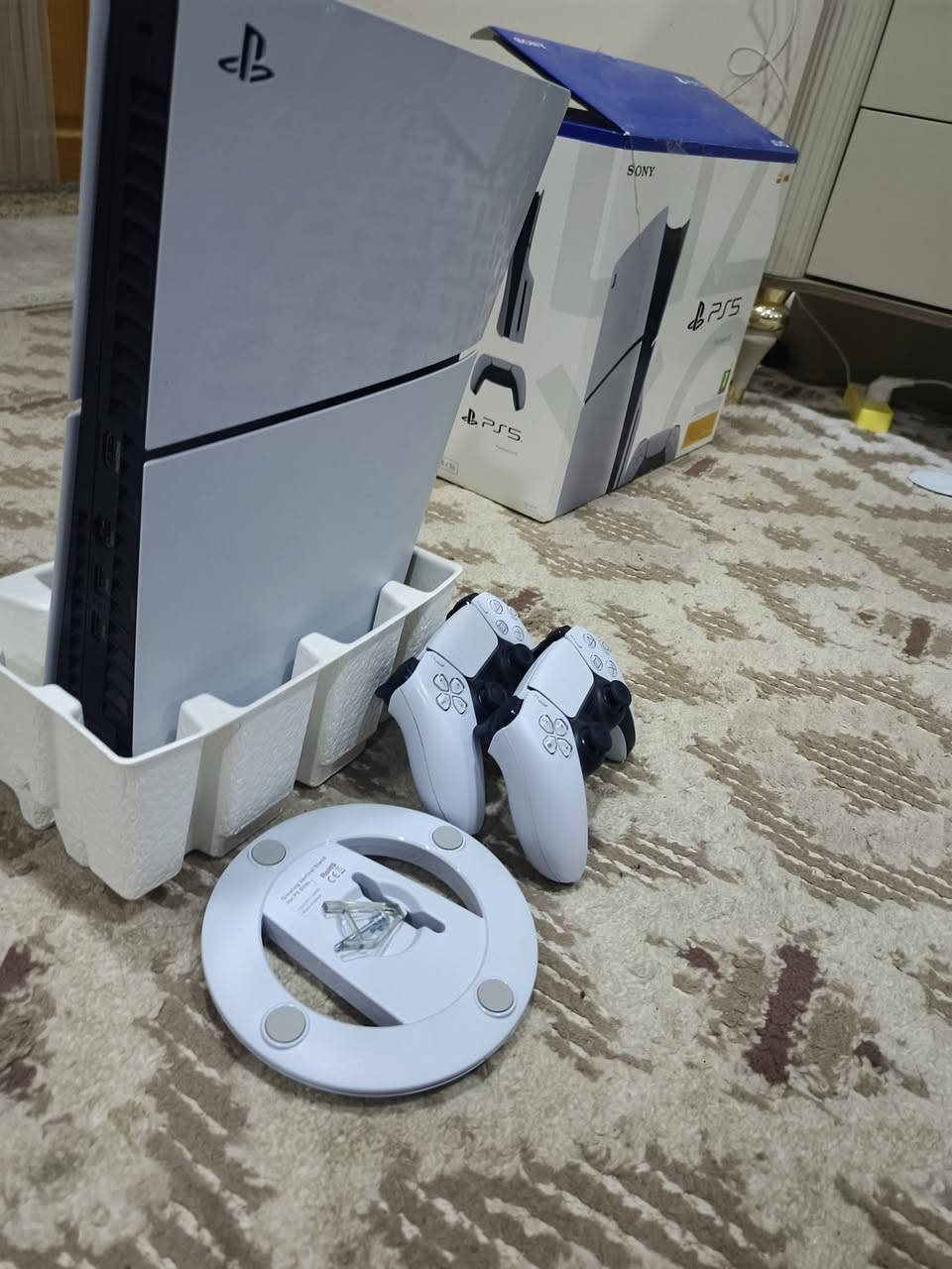 بلي فايف سلم أوربي أخو نضيف مستخدم قليل 
مع جوستك عدد 2 وقاعده وكامل الملحقات
السعر 750 الناصريه


**إذا كنت صاحب هذا الإعلان وتريد حذفه لأي سبب، رجاءا أرسل رسالة إلى الدعم الفني**