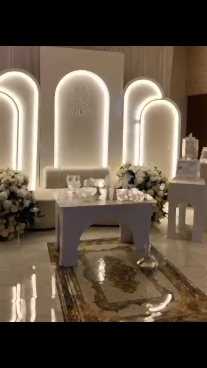 ---
*كوشة خطوبتج بديالى لازم تكون غير 💍✨*  
نجهزلك كوشة فخمة داخل صالة المزرعة تطلع بالصور والفيديو تحفة.  
شغل مرتب واسعار مناسبة لاهل ديالى.  
للحجز: ***********
#كوشات_خطوبة_ديالى #كوشات_ديالى

