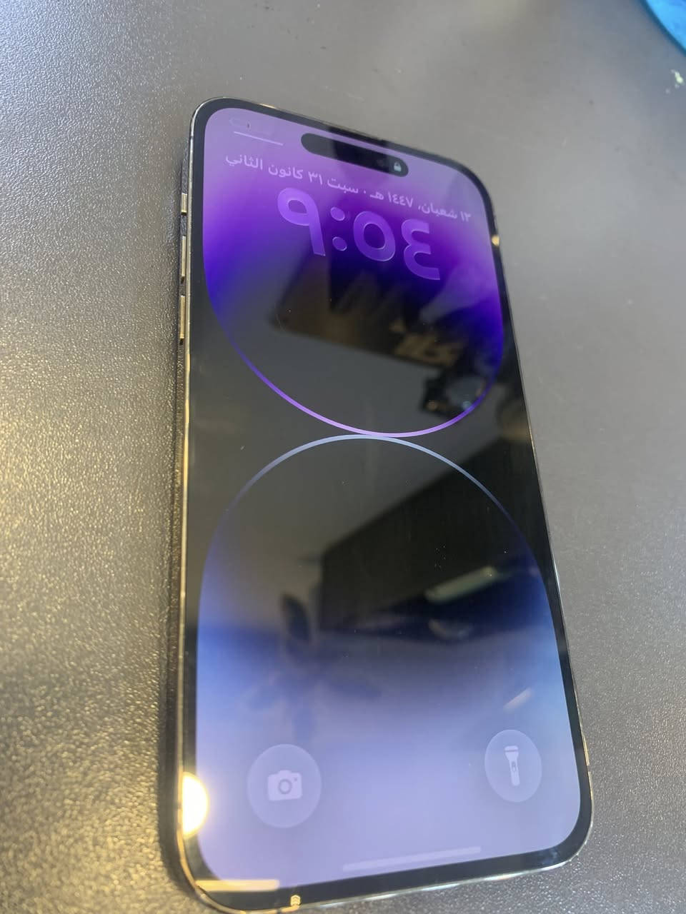 ايفون ١٤برو ماكس مكفول ما عده لضهر مبدل سعر ٧٠٠مكاني سياسين لتواصل عله رقم***********
