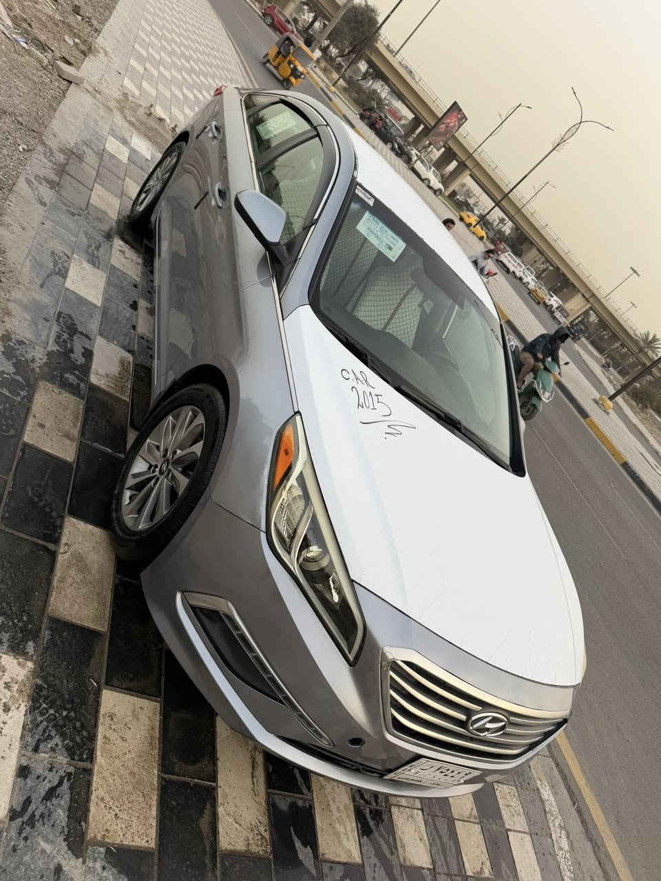 السلام عليكم سوناتا 2015 وارد امريكي حادث جاملغ خلفي فقط وبيهة كلير 3 قطع بدون حادث شرط الفحص رقم بغداد ب اسمي تحويل مباشر سنوي ماساقطه بعدهة مواصفات عادية كير مكينه صدر خلفي امامي تخم تاير كله مكفول ماشية 130 ادامة عامة 
السعر 110$ وبيهة مجال 

مكان السيارة بغداد بلديات 
للاستفسار ***********
