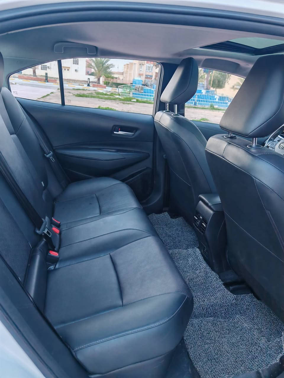 📍 للبيع: تويوتا كورولا هايبرد ٢٠٢٤ وارد صين شكل خليجي- بحالة ممتازة
المسافة المقطوعة : ٥٣،٠٠٠ كم
​لوحة الأرقام: بغداد

✅ فتحة سقف كهربائية [sunroof].
✅ مقاعد جلدية نظيفة.
✅ شاشة عرض مع كاميرا خلفية.
✅ أزرار تحكم بالمقود (تحكم ستيرن).
✅ فتحات تكييف خلفية (تبريد ممتاز).
✅ بدون حادث 
✅ كير، محرك، تكييف بحال ممتازة جداً. 
​
​السعر المطلـوب:  $ 150
​للتواصل والاستفسار:
📞 *********** واتساب
