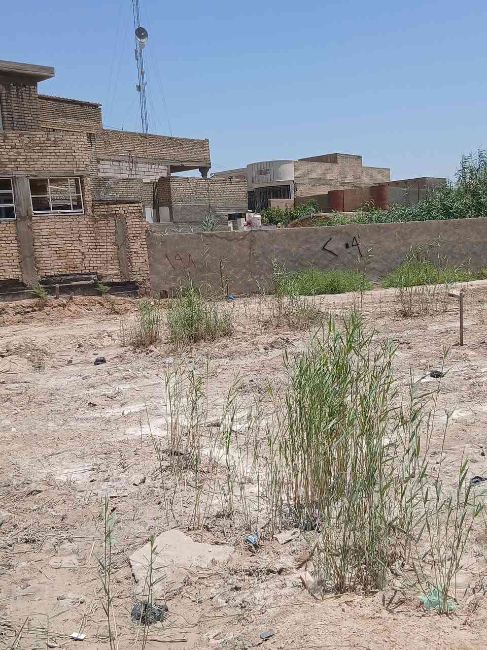 قطع.في حي ضباط
طابو زراعي ٢٥ 
خدمات كامله 
وتس ***********
