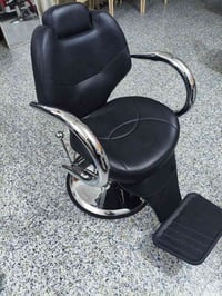 كرسي حلاقة • غير مستخدم • درجة أولى